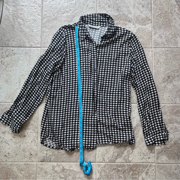 Big Dart Black and White Houndstooth Button Up Collared Shirt - Picture 8 of 9
